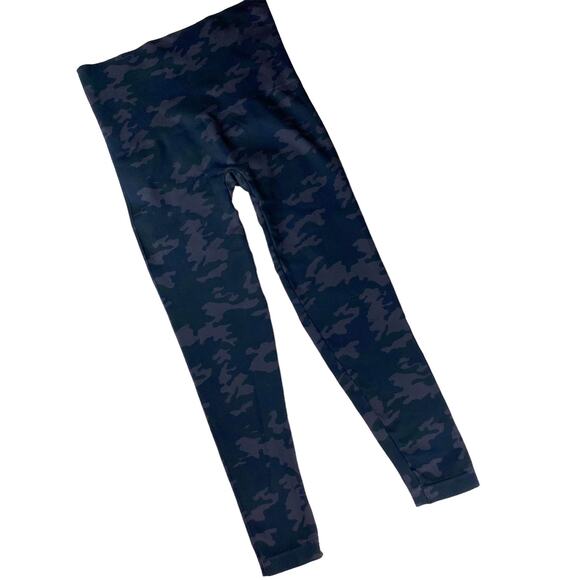 Spanx Look at Me Now Cropped Leggings Seamless Black Camo Womens Sz Large - Picture 4 of 10
